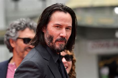 Gala Ngôi Sao Tây Ban Nha: Khám Phá Cuộc Đời Của Keanu Reeves!