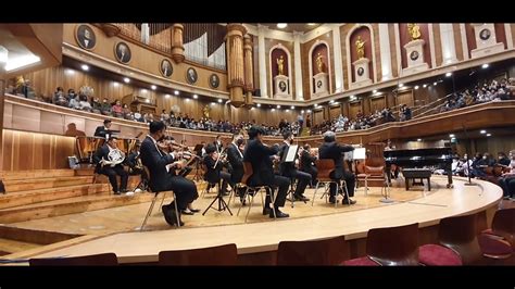  Nadinaga's Jakarta Symphony: A Night of Melodic Mayhem and Unexpected Encores!