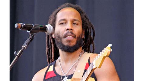 Ziggy Marley Chào Đón Tháng Bảy: Một Chuyến Phiêu Lưu Âm Nhạc Qua Reggae và Afrobeat!